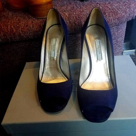 PRADA PUMPS - Picture 1 of 4